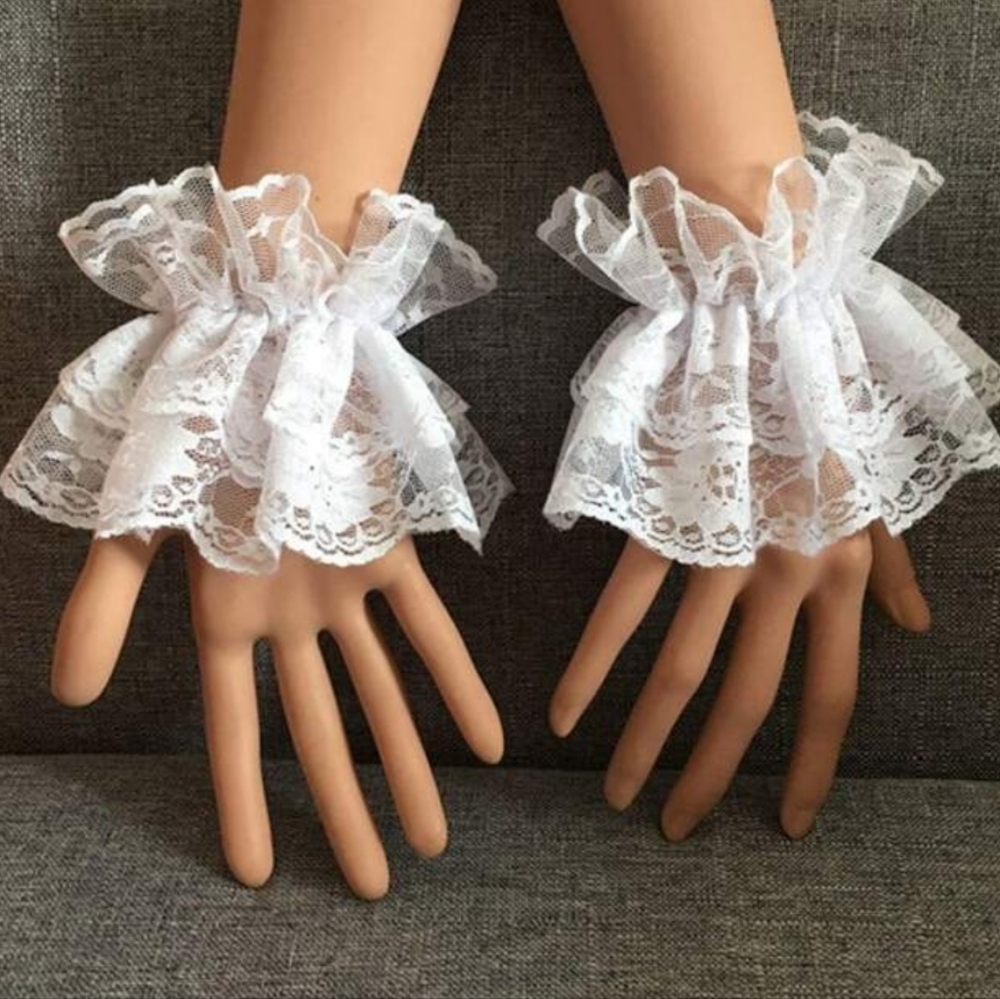 Elegant White Lace Cuffs